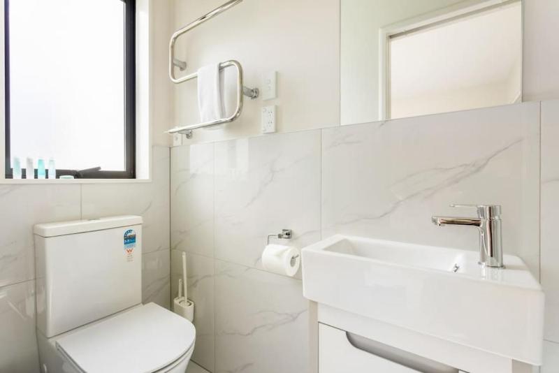 Urban Glow Townhouse with parking - image 11