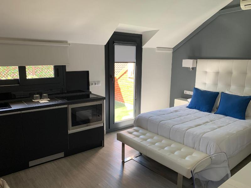 Superior Double Room image 4