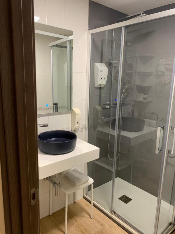 Double Room image 4