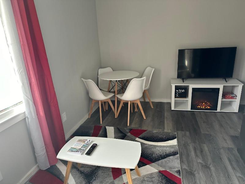 Apartment with Lake View image 4