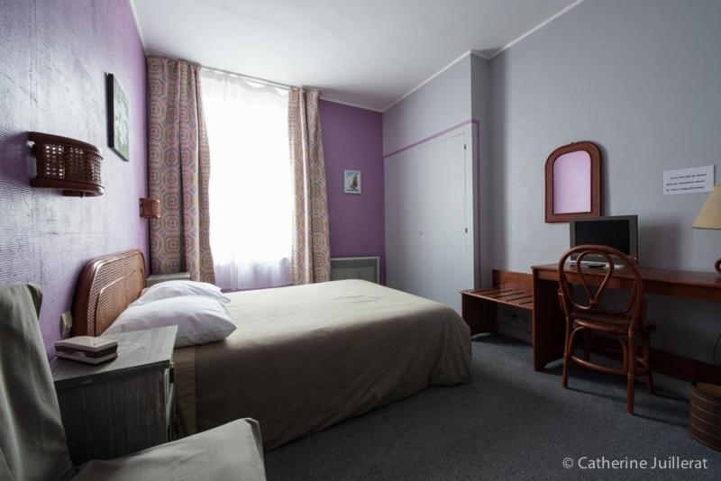 Double Room image 4