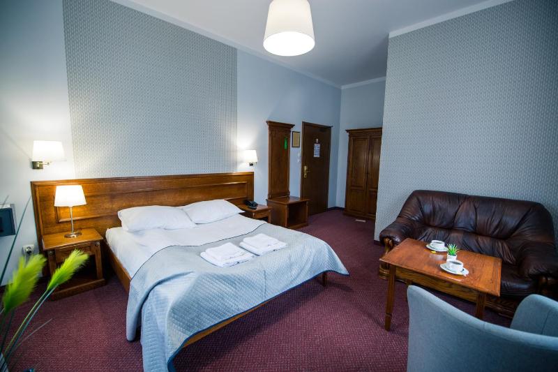 Deluxe Double Room image 2