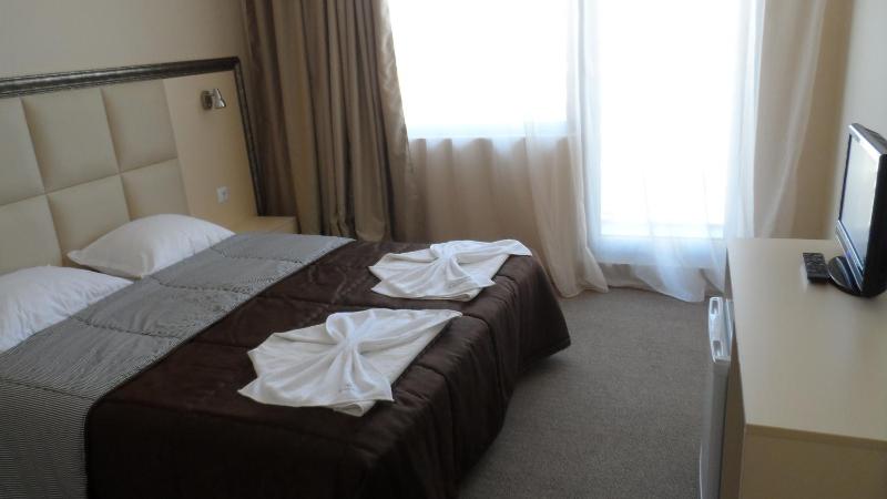 Double Room with Balcony image 4