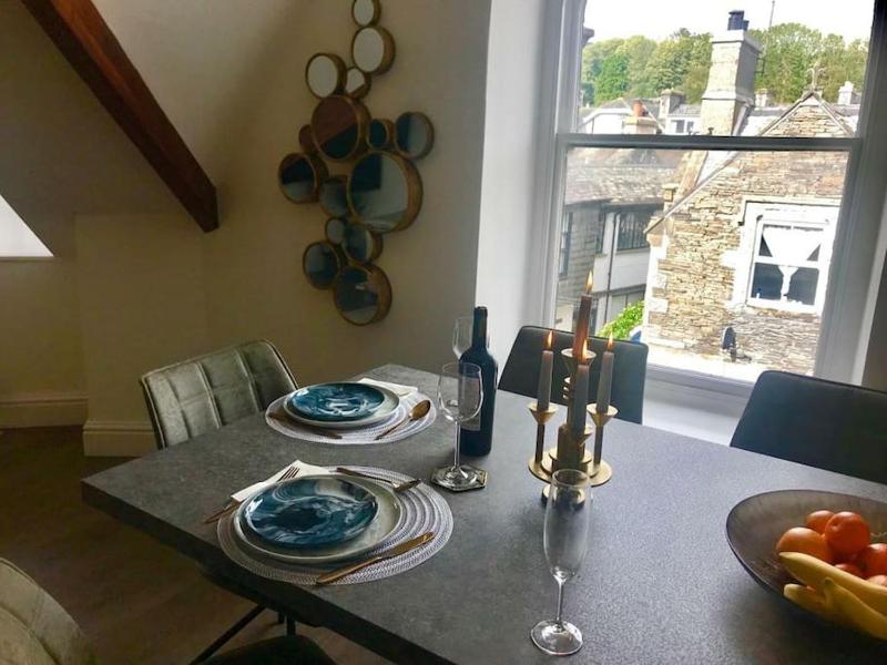 The Penthouse in Windermere - image 10