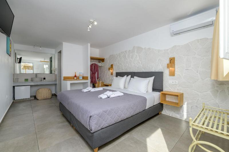Economy Double or Twin Room image 3