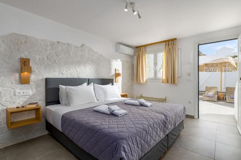 Economy Double or Twin Room image 4