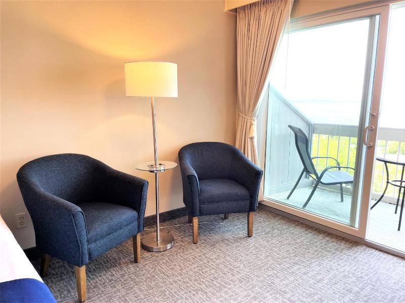 Standard Queen Room with Ocean View and Balcony, 2 Queen Beds (2nd Floor NON-PET) image 4