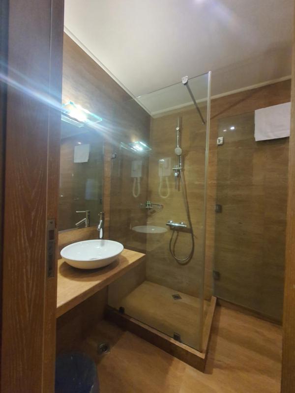 Double Room image 2