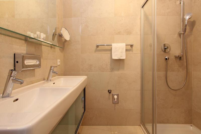 Three-Bedroom Apartment C4 image 2
