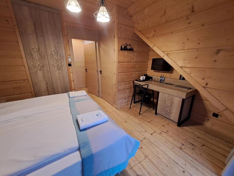 Two-Bedroom Chalet image 4