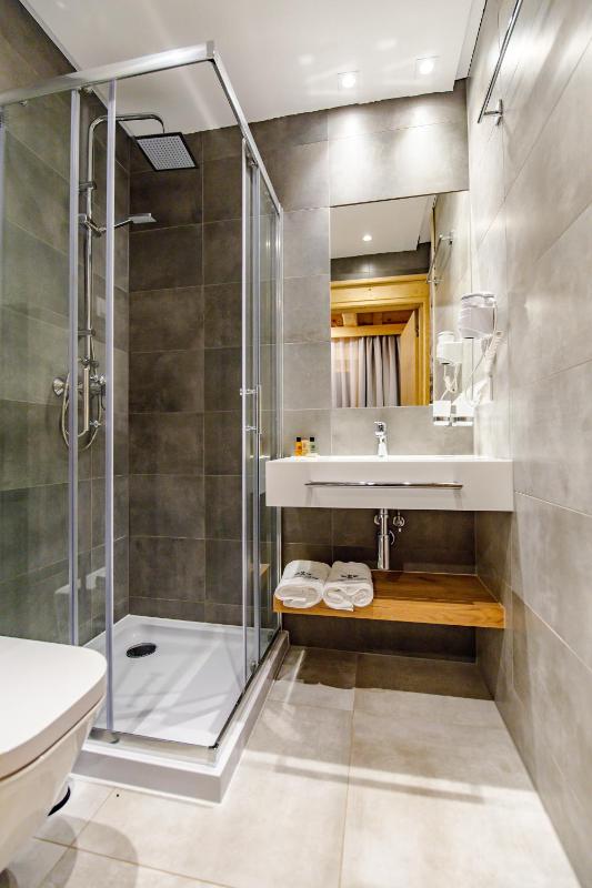 Double or Twin Room image 3