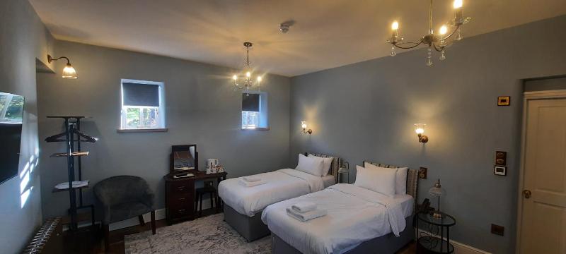 Double or Twin Room with Shower image 1