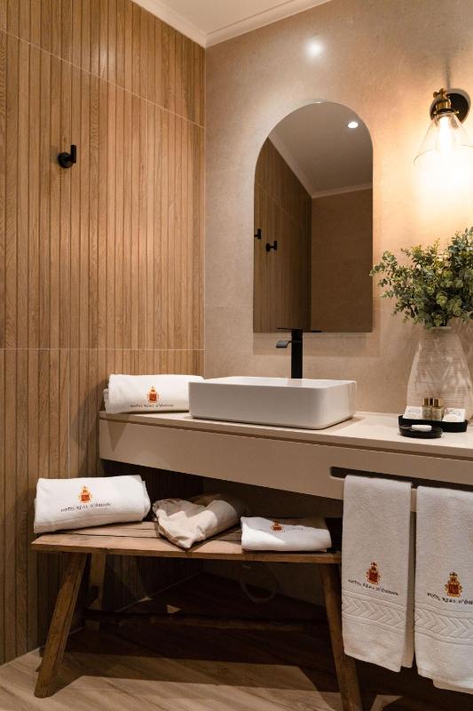 Deluxe Double Room with Castle View image 4