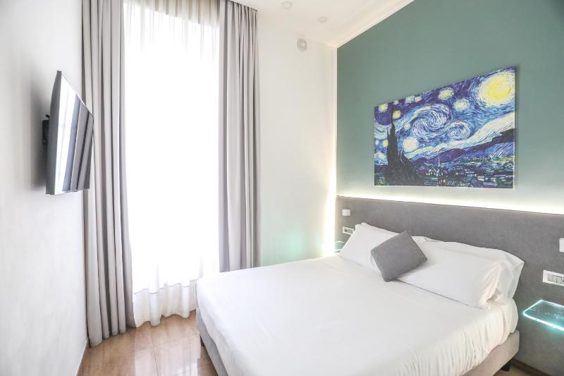 Deluxe Double Room image 4