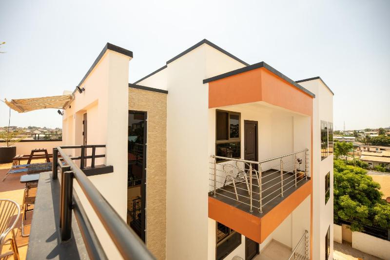 1 Bed Furnished Apt - Wifi Aircon Parking - image 3