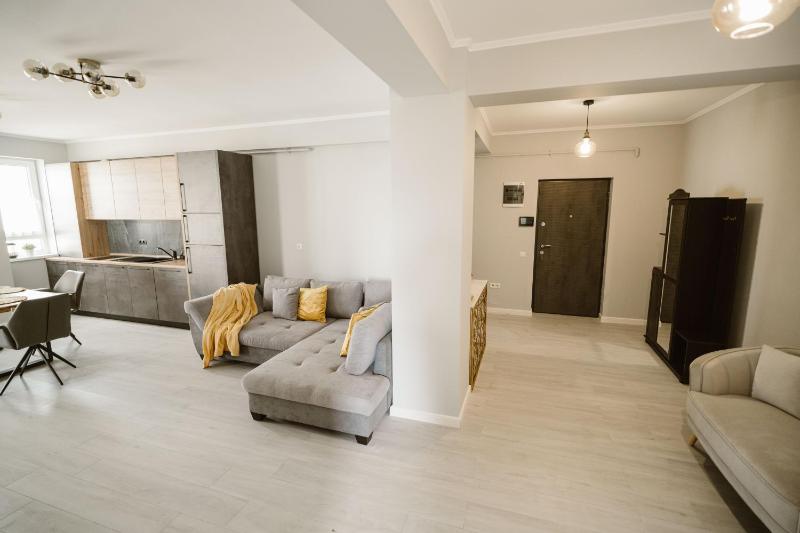 Sibiu Ezonia Central Apartment - image 16