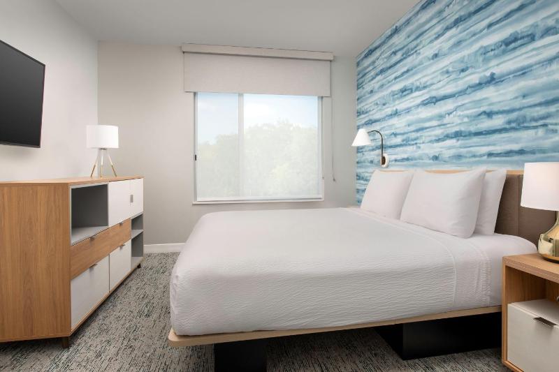 One-Bedroom King Suite with Sofa Bed  image 1