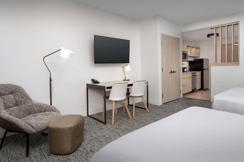 Studio Queen Suite with Two Queen Beds image 4