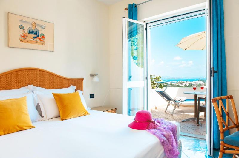 Double Room with Sea View image 1