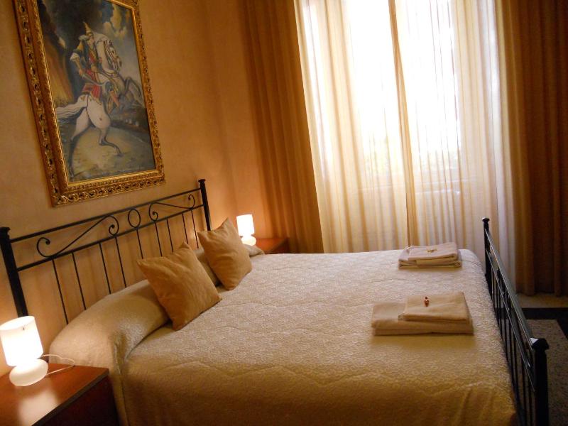 Deluxe Room image 4