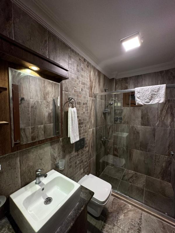 Standard Double or Twin Room with Balcony image 3