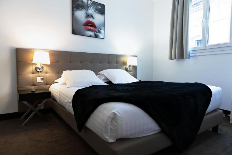 Quadruple Room image 3