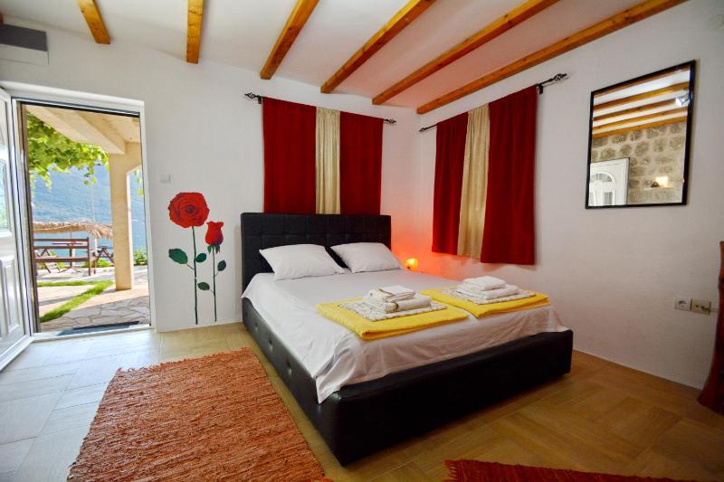Studio Apartment image 2
