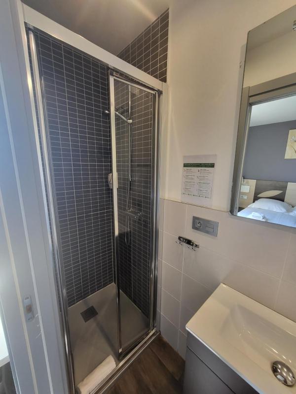 Double Room with Sea View image 4