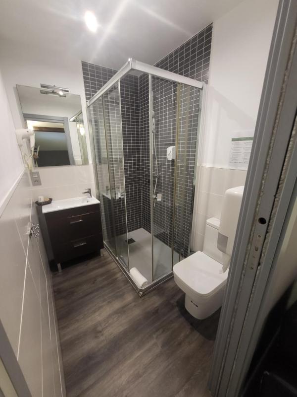 Deluxe Double Room with Sea View image 3