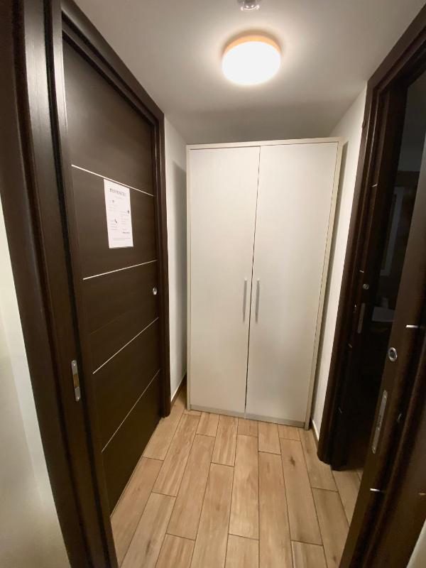 Small Double Room image 3