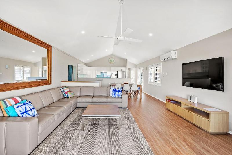 Beach Duplex 72 Marine Dr - Fingal Bay - image 5