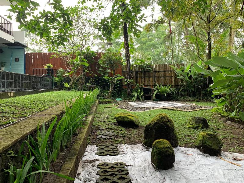 Griya Oma Nining-Large House with Swimming Pool - image 12