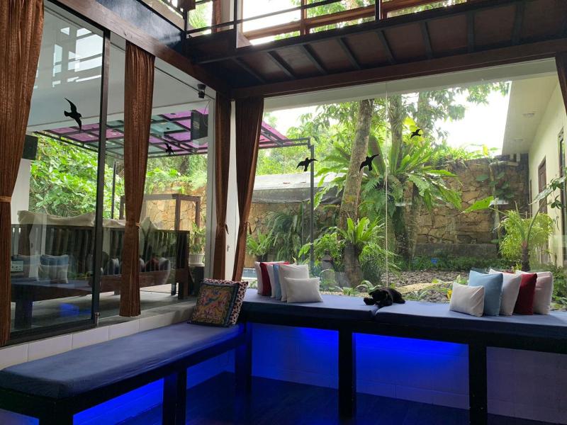 Griya Oma Nining-Large House with Swimming Pool - image 11