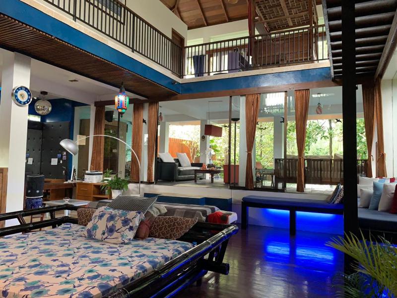 Griya Oma Nining-Large House with Swimming Pool - image 14