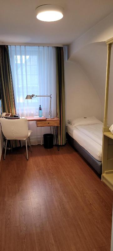 Single Room with Private External Bathroom image 4