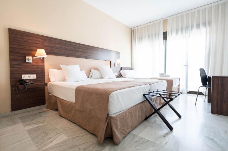 Double Room with Extra Bed (3 Adults) image 3