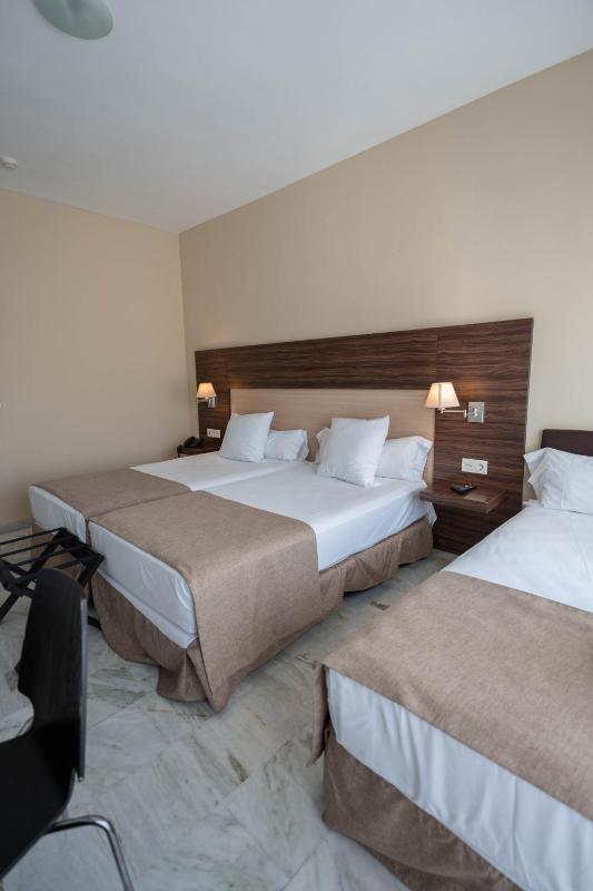 Double Room with Extra Bed (3 Adults) image 4