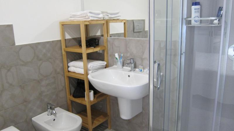 Double Room image 4