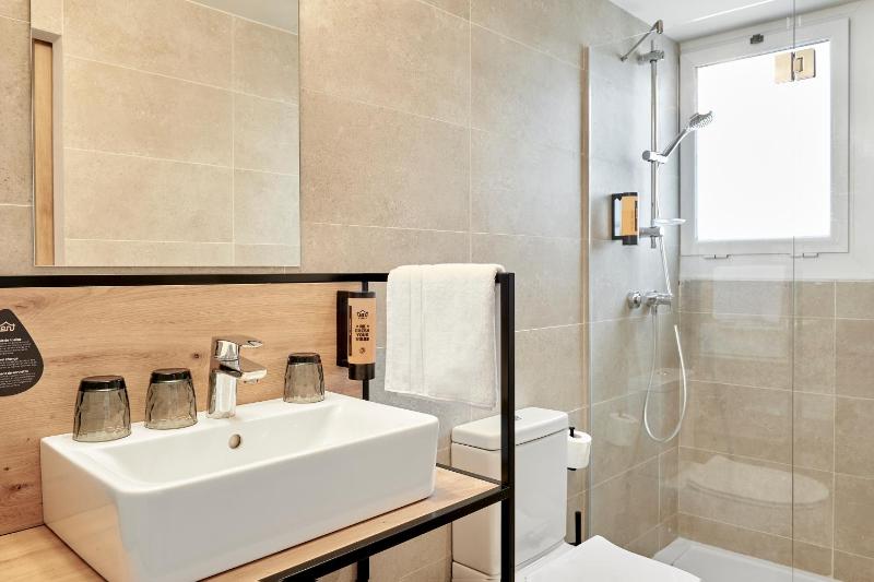 Double Room with Terrace & Unlimited Brunch image 4