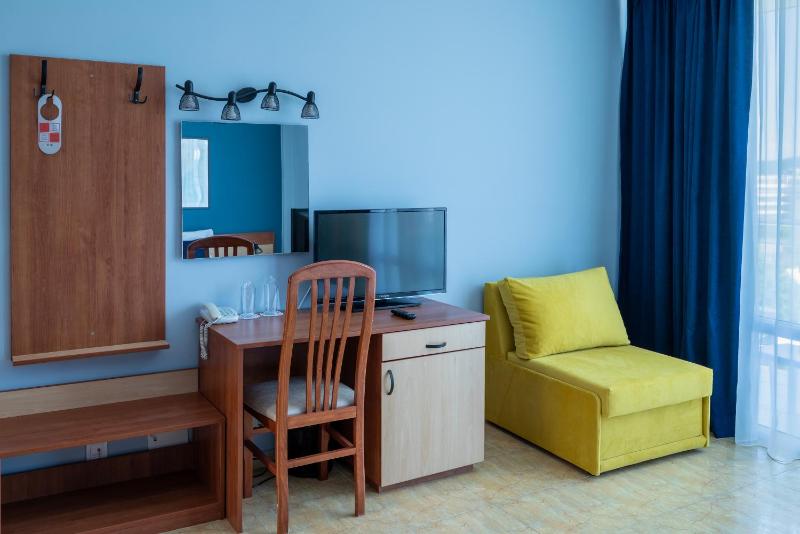 Triple Room image 3