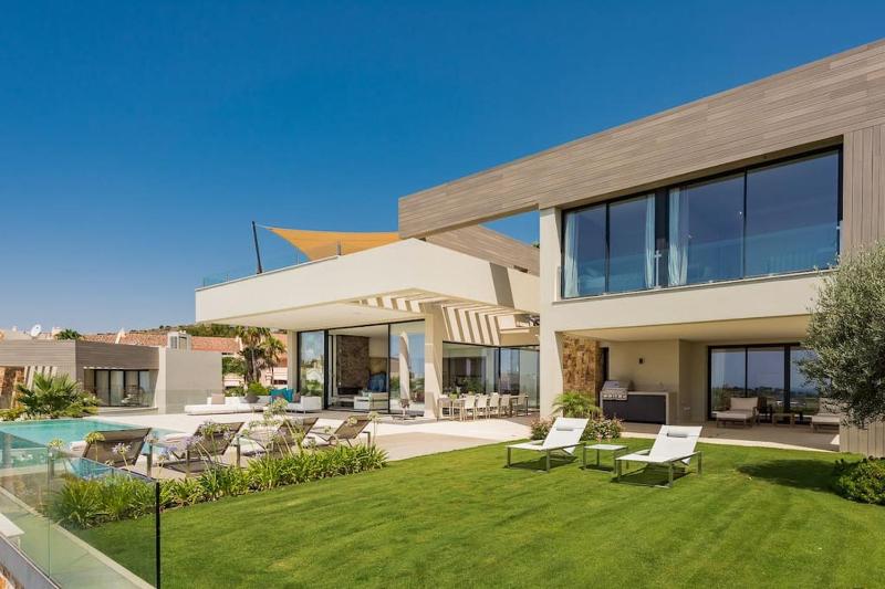 Villa Anamaya 1 - Elegant 5-Bedroom Villa in Marbella - image 1