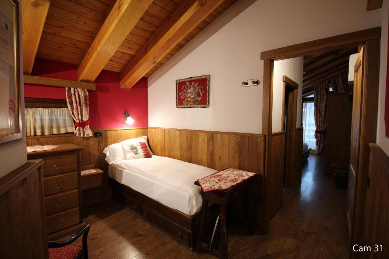 Superior Triple Room image 2