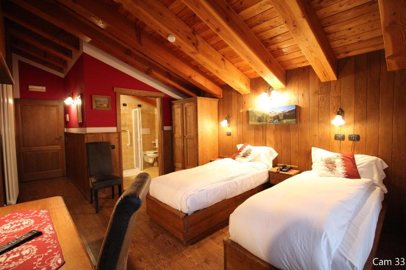 Superior Double or Twin Room image 4