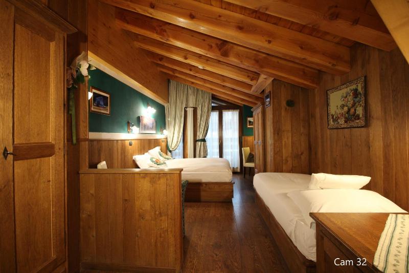 Superior Triple Room image 1