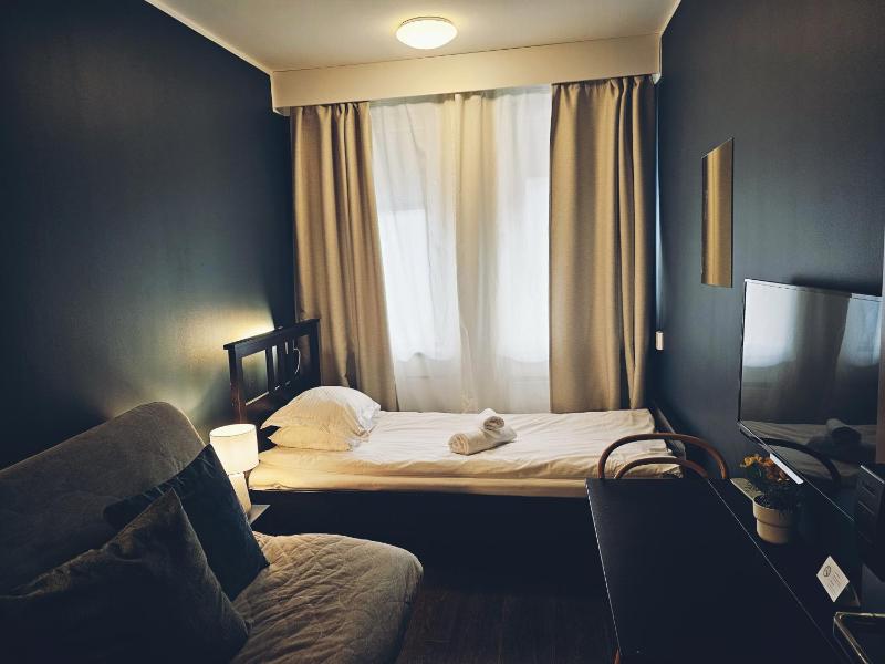 Single Room with Private Bathroom Outside Room in Corridor image 4