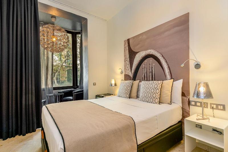 Double or Twin Room image 2
