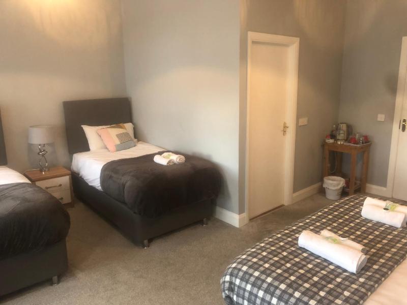 Deluxe Family Room image 1