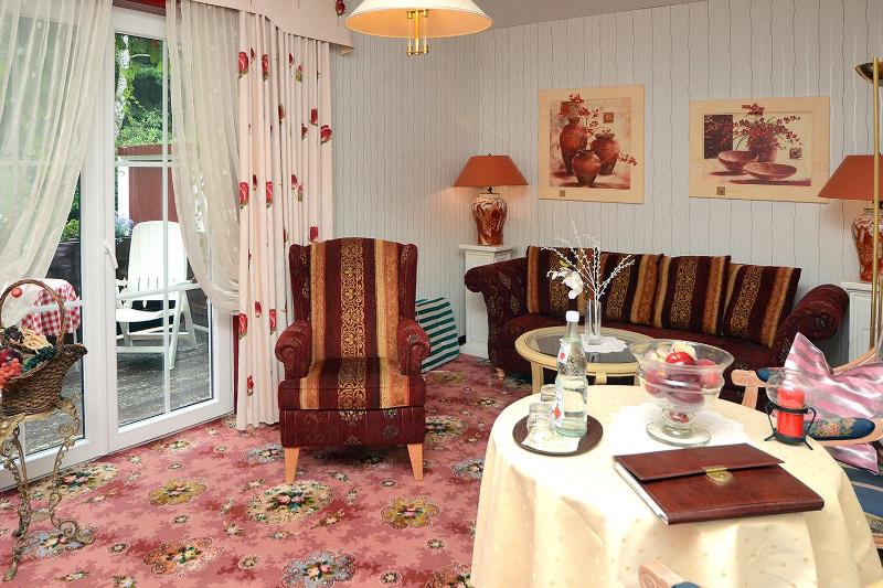 One-Bedroom Suite image 2