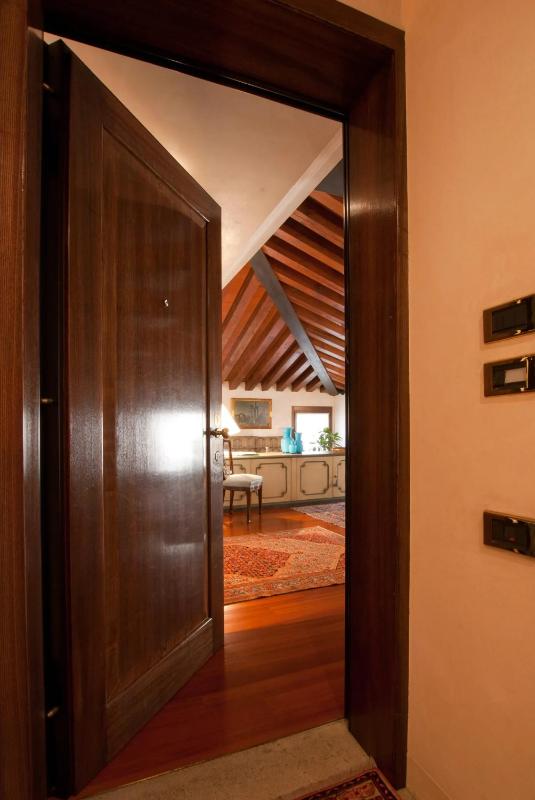 Deluxe Double Room with Bath image 1