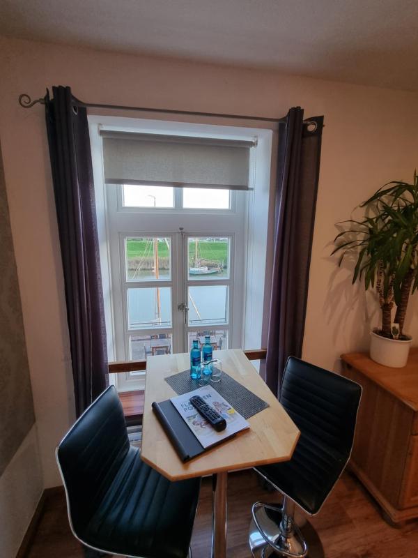 Deluxe Double Room with Sea View image 3